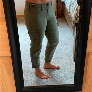 NWT Abercrombie & Fitch utility pants size 28